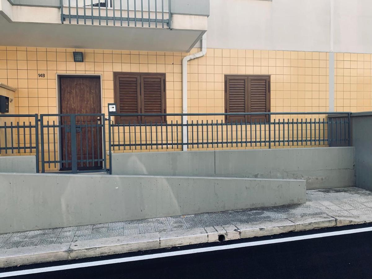 House 14B - Monopoliヴィラ エクステリア 写真